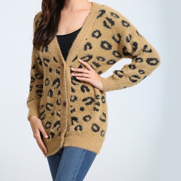 Simply Couture Cozy Leopard Oversized Cardigan Sweater Button Up - Picture 3 of 11